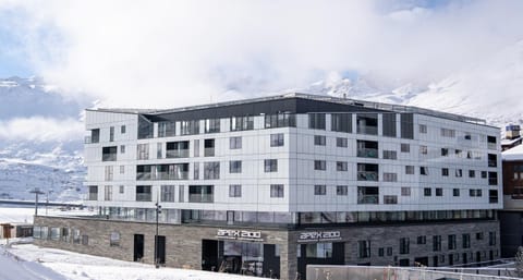 Property building, Winter, Summer, Mountain view