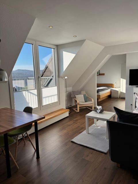 Bed, Natural landscape, TV and multimedia, View (from property/room), Living room, Photo of the whole room, Seating area, Dining area, Bedroom