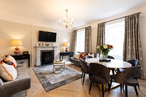 Communal lounge/ TV room, TV and multimedia, Living room, Seating area, Dining area, flat iron