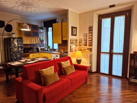 Kitchen or kitchenette, Living room