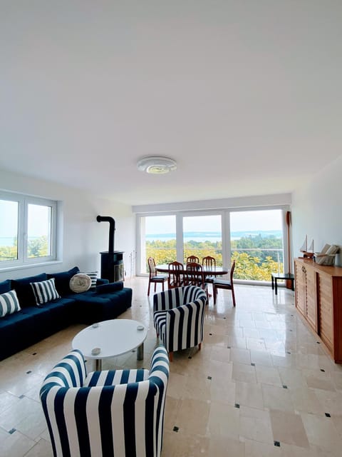 View (from property/room), Living room, Seating area, Lake view, Lake view