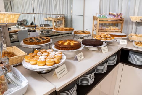 Breakfast, Buffet breakfast