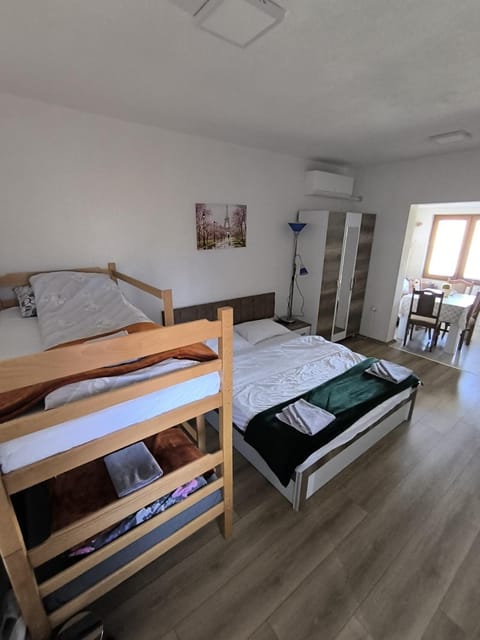 Mountain House - Brezovica Apartment in North Macedonia