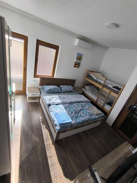 Mountain House - Brezovica Apartment in North Macedonia