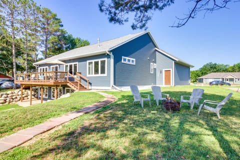 Dock and Kayaks Alexandria Chain of Lakes Escape! House in Alexandria
