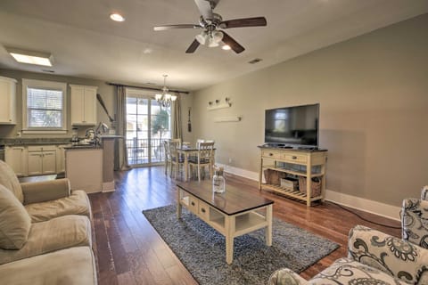Resort Perks and Pools Townhome By Barefoot Landing House in Briarcliffe Acres