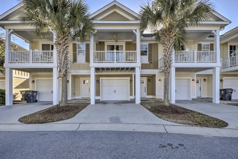 Resort Perks and Pools Townhome By Barefoot Landing House in Briarcliffe Acres