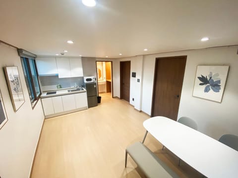 Kitchen or kitchenette, Living room