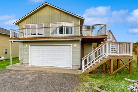 Cottage on the Crest House in Westport