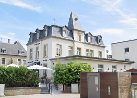 Property building, Restaurant/places to eat