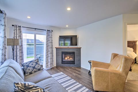 Updated Port Orchard Home, Walk to Waterfront House in Port Orchard