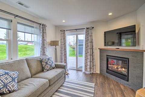 Updated Port Orchard Home, Walk to Waterfront House in Port Orchard