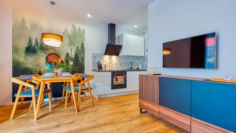 TV and multimedia, Kitchen or kitchenette, Dining area