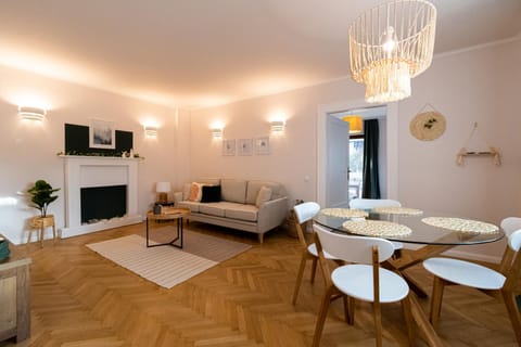 Living room, Seating area, Dining area