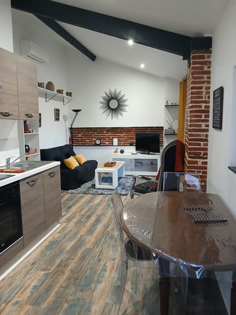 Living room, kitchen