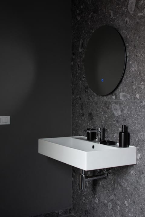 Shower, Bathroom, hair dresser, internet