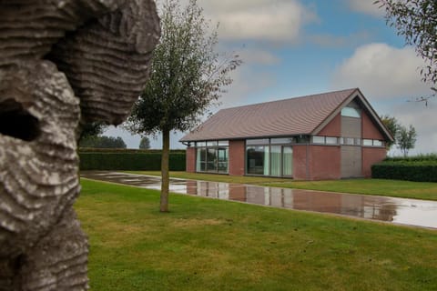 Property building, Facade/entrance, Garden