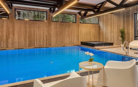 Seating area, Swimming pool, Swimming pool