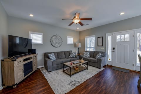 T-Town Cottage House in Northport