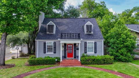 Bama Hideout House in Northport