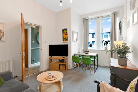 Communal lounge/ TV room, TV and multimedia, Living room