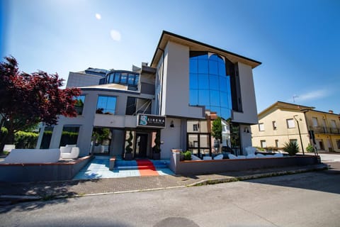 Property building, Day