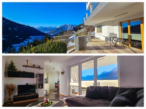 Property building, Natural landscape, View (from property/room), View (from property/room), Balcony/Terrace, Living room, Seating area, Mountain view
