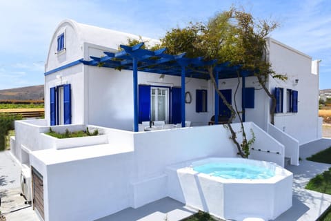 Property building, Hot Tub