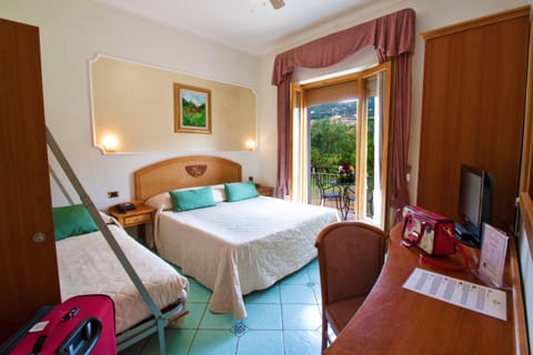Bathroom, Balcony/Terrace, Bedroom, Garden view, bunk bed, Family