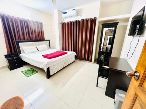 Bed, TV and multimedia, Photo of the whole room, Bedroom, wardrobe, air conditioner