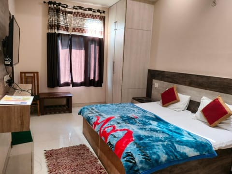 Bed, TV and multimedia