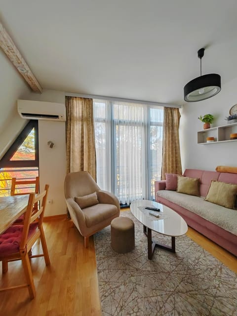 Living room, Photo of the whole room, Seating area