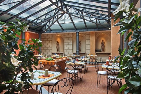 Restaurant/places to eat, Food