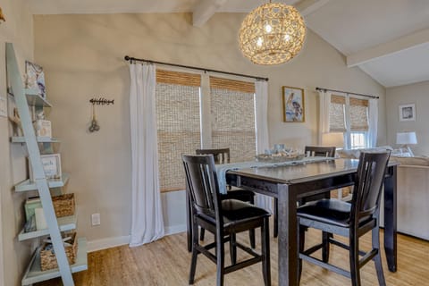 Wast Bay Beauty House in Jamaica Beach