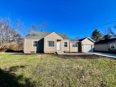 Charming 4BR Home in Liberty Township w Large Deck House in Ohio