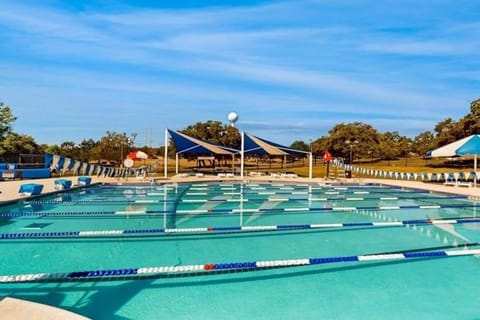 Lavish World of Tennis Apartment in Lakeway