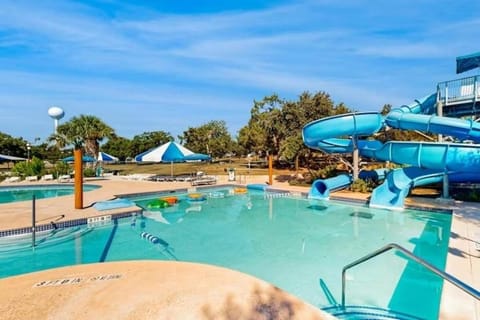 Lavish World of Tennis Apartment in Lakeway