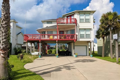 Wait 'N Sea House in Hitchcock