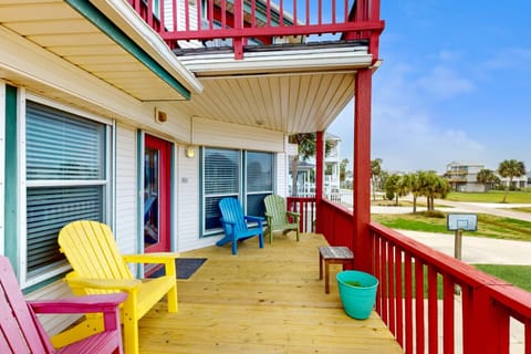 Wait 'N Sea House in Hitchcock