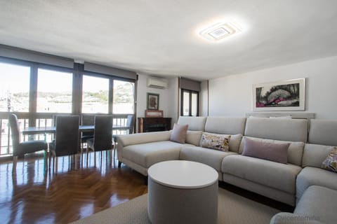 Lounge or bar