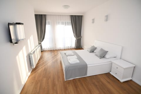 Bed, Photo of the whole room, internet