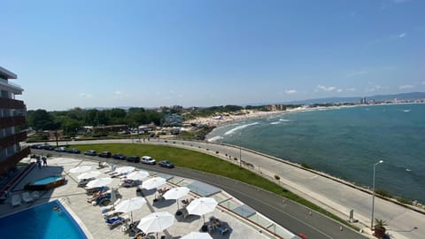 Nearby landmark, Day, Natural landscape, Beach, Pool view, Sea view, Swimming pool, sunbed