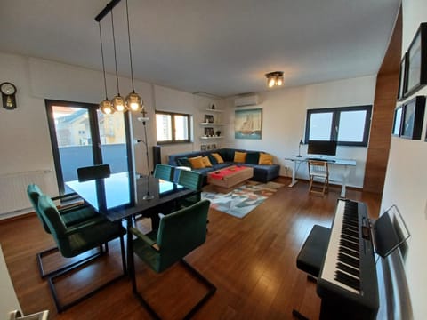 Living room, Seating area, Dining area
