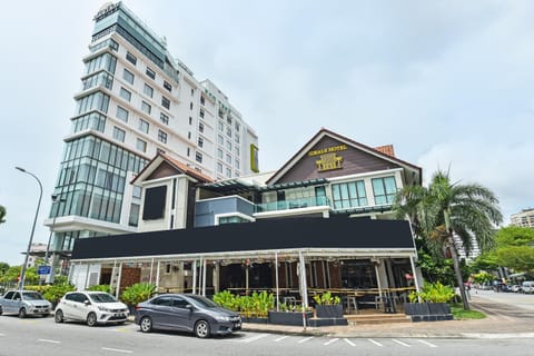 Facade/entrance