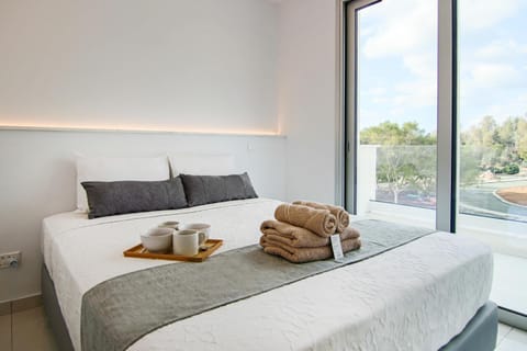 Bed, View (from property/room), Bedroom