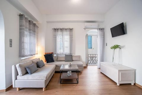 Mary's Suite Apartment in Naousa