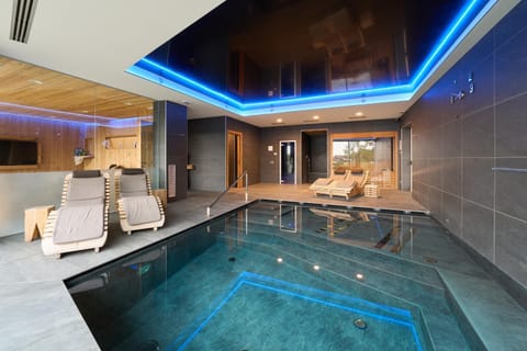 Hot Tub, Spa and wellness centre/facilities, Pool view, Swimming pool
