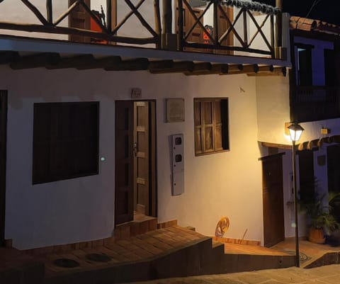 Facade/entrance, Night, Lobby or reception