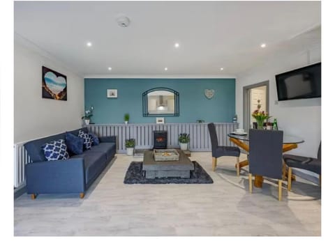 1 Bedroom Holiday let in the Heart of West Wales Apartment in Wales