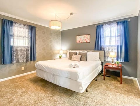 Cardinal Aerie- 5 mins from Rainbow Mountain Hiking Trails House in Madison